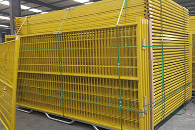 What’s the difference between PVC-coated mesh fencing and powder-coating mesh fencing?